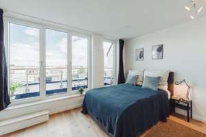 Möbliertes Studio im Dachgeschoss mit Terrasse im Herzen vom Prenzlauer Berg – Schwedter Straße 75, 10435 Prenzlauer Berg, Berlin – Vorschaubild 1