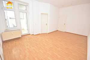 ***Großzügige 3-Zimmer-Wohnungen in schönem Altbau*** – Franz-Mehring-Straße 5, 9112 Chemnitz – Vorschaubild 2