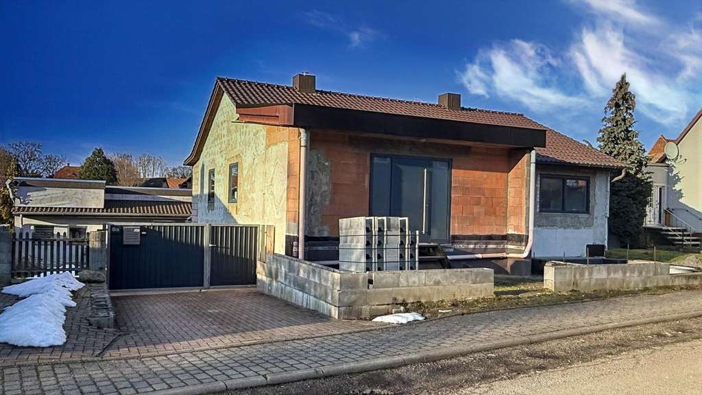 Immobilie in Am Großen Bruch - Ein Zuhause mit Perspektive - 2 Häuser für Mehrgenerationen in ruhiger Lage - Ohrsleben - Bild 0