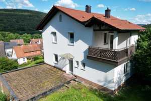 Vielseitiges Zweifamilienhaus mit viel Potenzial – Main-Spessart (Kreis) – Vorschaubild 1