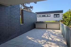 Investieren in Bestlage von Kaiserswerth – Modernisiertes Apartment mit 24 m² Terrasse