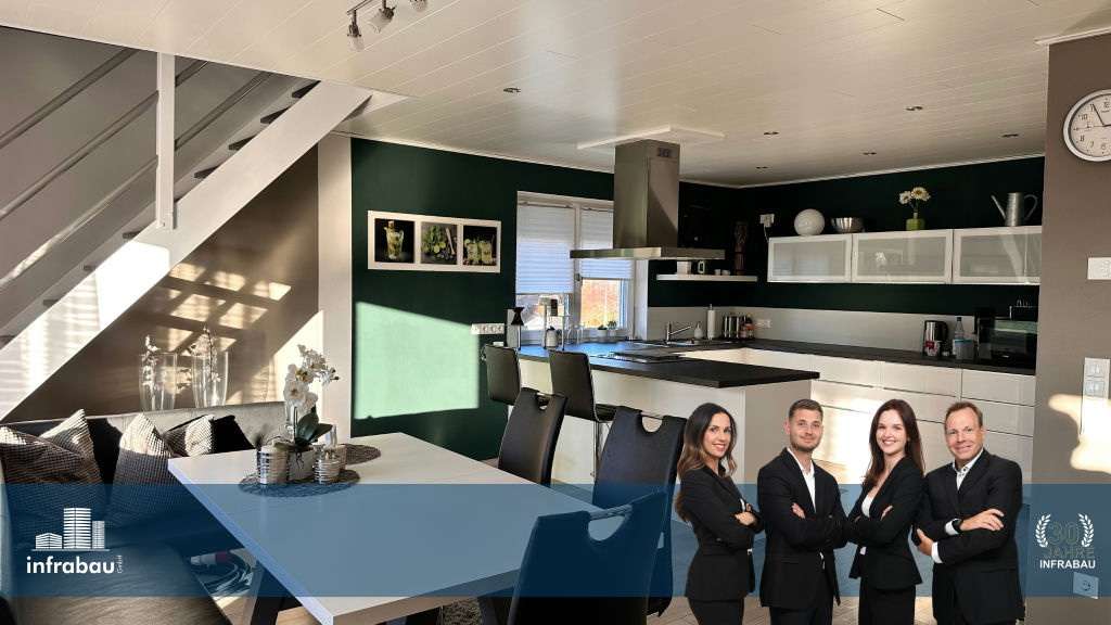 Immobilie in Fischach - Modernes Zweifamilienhaus mit hochwertiger Ausstattung und Pool! - Bild 0