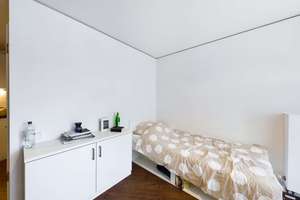 DIE ZIMMEREI | Helle & möblierte Wohnung in begehrter Lage ideal für Berufseinsteigende | Maxi Bude – Resi-Huber-Platz 1, 81371 Sendlinger Feld, München – Vorschaubild 3