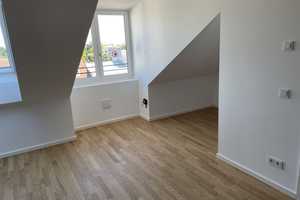 Dachgeschoss - Studenten-/Azubi- Apartment in Moosach – Dachauer Straße 435, 80335 München – Vorschaubild 6
