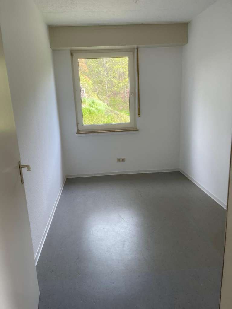 Immobilie in Bad Sobernheim - 4-Zimmer-Wohnung in Bad Sobernheim mit Ausblick (Nr. 50) - Bild 3