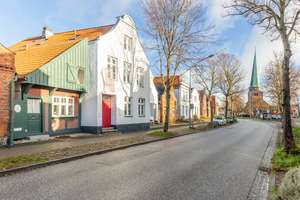 Sichere Kapitalanlage mit Perspektive – Haus mit bis zu 4 Wohneinheiten & Garten – Die vollständige Adresse der Immobilie erhältst du vom Anbieter., 23570 Travemünde, Lübeck – Vorschaubild 4