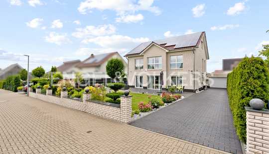 Bild von ZEITLOS ELEGANT - FREISTEHENDES EINFAMILIENHAUS MIT HOCHWERTIGER AUSSTATTUNG UND WOHLFÜHLAMBIENTE