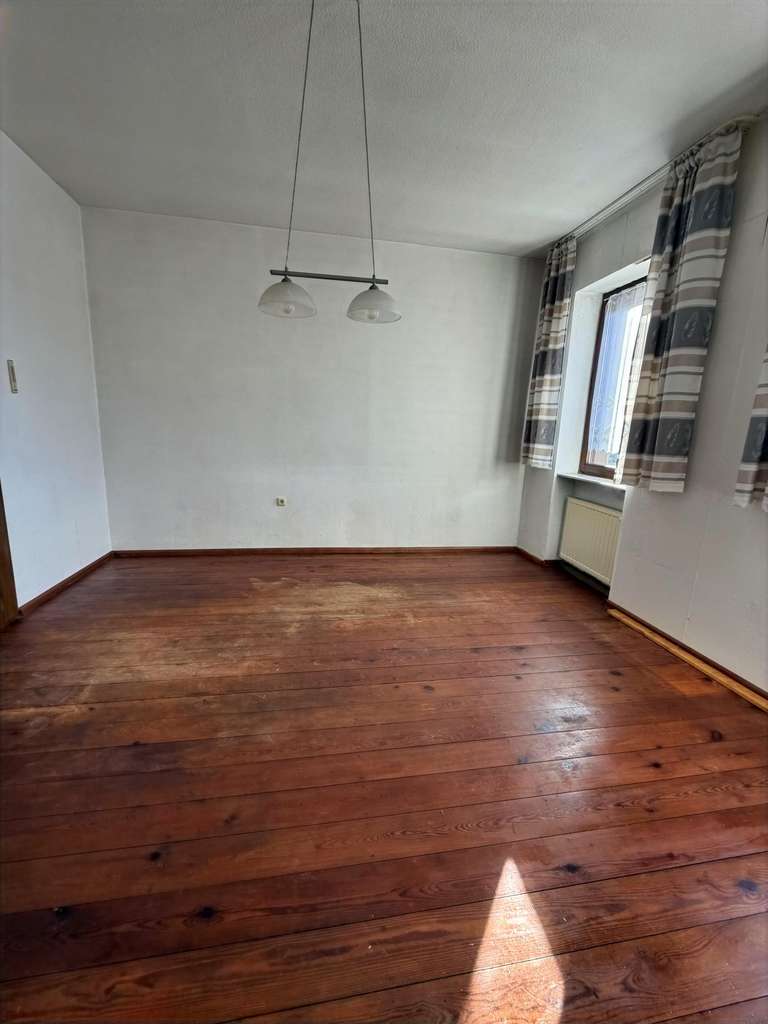 Immobilie in Waldmohr - Ein - oder Zweifamilienhaus auf großem Grundstück in Homburg
 - Bild 4