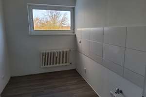 3-Zimmer-Wohnung in Detmerode // 3.OG rechts – Theodor-Heuss-Str. 22, 38444 Detmerode, Wolfsburg – Vorschaubild 2