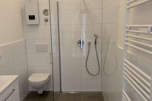 Erstbezug nach Sanierung -  3 Zimmer Altbauwohnung mit Deckenhöhe bis 4 m in Pempelfort – 40476 Pempelfort, Düsseldorf – Vorschaubild 2