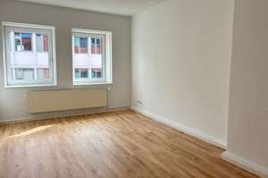 SÜDSTADT | Teilrenovierte 1-Zimmer-Wohnung mit Loggia
