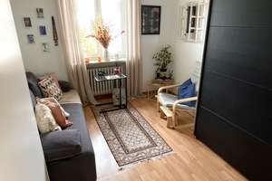 Voll möbliertes Studio in Schwabing – Top-Lage in unmittelbarer Nähe zur U-Bahn – Hohenzollernstraße 109, 80796 Neuschwabing, München – Vorschaubild 2