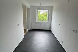 Sommer 26 in der neuen Wohnung? 3-Zimmer-Wohnung Nähe Franken Center ab 01.06.26!! – Striegauer Str. 2, 90473 Langwasser Südost, Nürnberg – Vorschaubild 1