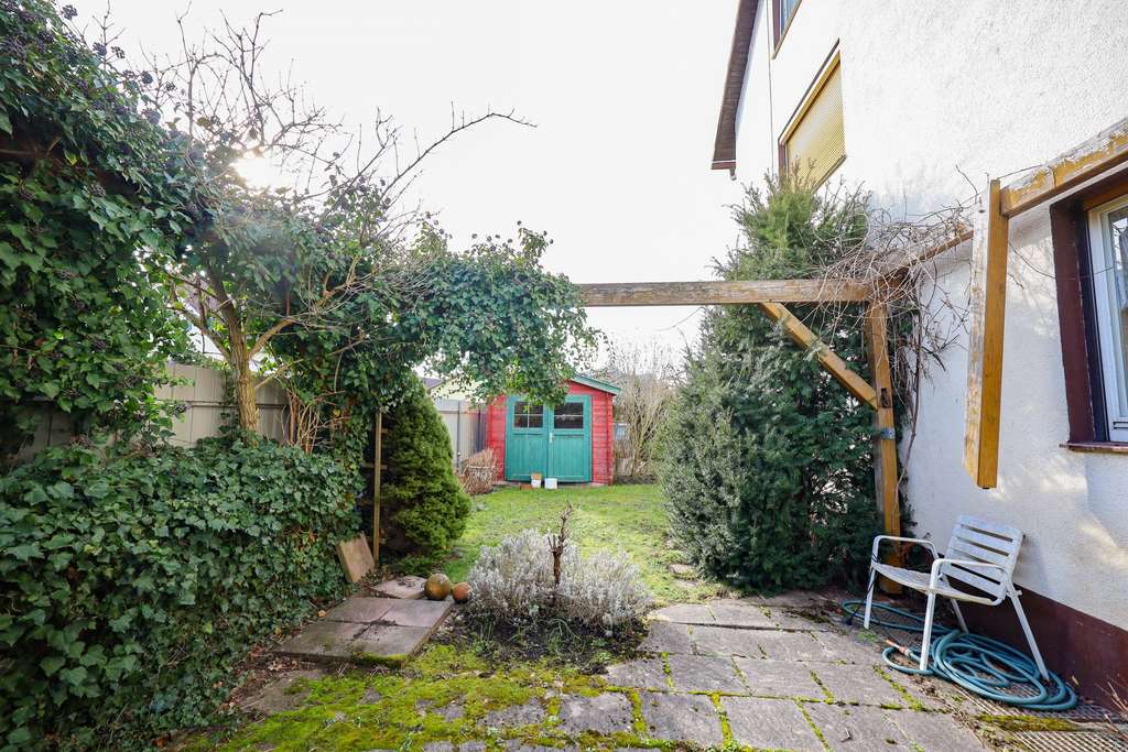 Immobilie in Rheinfelden (Baden) - Mehrfamilienhaus mit 3 bis 4 möglichen Wohneinheiten! Doppelgarage und 2 Außenstellplätze! - Bild 4