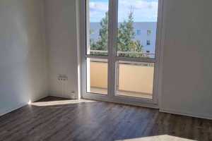 Sonnige 3-Raumwohnung mit Balkon und Badewanne! – Jessener Str. 25, 1257 Dresden – Vorschaubild 4