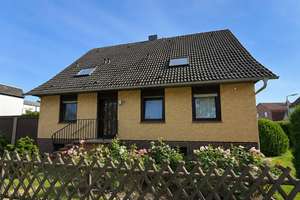 Einfamilienhaus mit großem Garten, sonniger Südterrasse & Doppelgarage im Falkenhagener Feld – Die vollständige Adresse der Immobilie erhältst du vom Anbieter., 13589 Falkenhagener Feld, Berlin – Vorschaubild 3