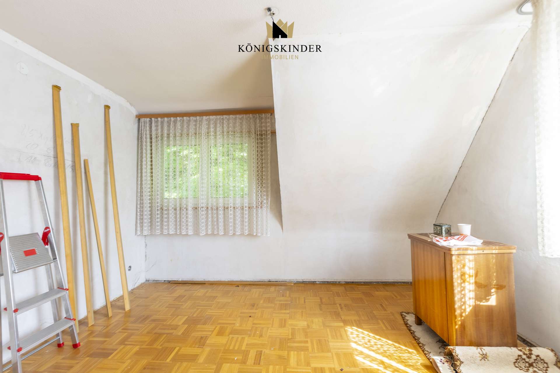 Immobilie in Renningen - Charmantes Zweifamilienhaus mit großem Garten und Potenzial in ruhiger Lage von Renningen-Malmsheim - Bild 12