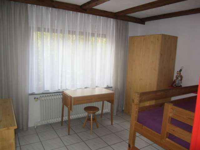 Immobilie in Hohen-Sülzen - Hohen-Sülzen: Älteres kleines Einfamilienhaus für kleine Familie. Ruhige Lage. Garage, Garten, Pool. - Bild 13