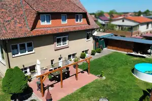 Großzügiges Einfamilienhaus mit Einliegerwohnung + separatem Ferienhaus in beliebter Wohnsiedlung (c – Müritz (Kreis) – Vorschaubild 6