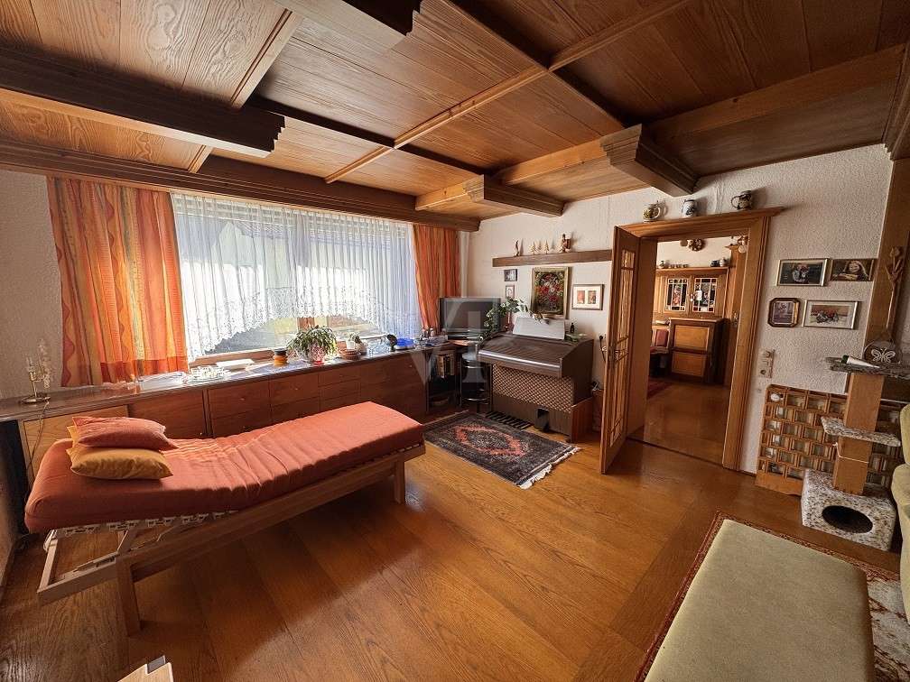 Geräumiges Wohn- und Geschäftshaus mit 6 Garagen, Regen Kreis – Bild 3