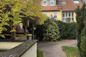 Lichtdurchflutete 2,5-Zimmer-Wohnung mit zwei Terrassen und zwei Gärten in ruhiger Lage von Mannheim – Die vollständige Adresse der Immobilie erhältst du vom Anbieter., 68259 Feudenheim, Mannheim – Vorschaubild 2