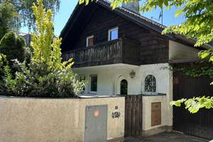 Einfamilienhaus mit großem, sonnigen Grundstück und viel Potenzial 