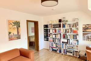 ESSEN-HUTTROP: GEMÜTLICHE, HELLE 3-ZIMMER-DG-WOHNUNG CA. 66 M² MIT TAGESLICHTBAD