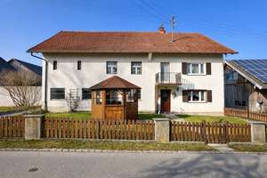 Ein Anwesen mit Freiheit: Gepflegtes Bauernhaus mit großem Grundstück in fantastischer Lage – Die vollständige Adresse der Immobilie erhältst du vom Anbieter., 86854 Amberg – Vorschaubild 4