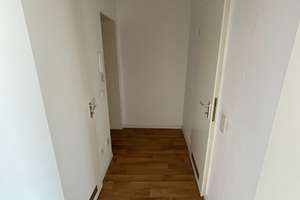 Senioren aufgepasst! tolle 1,5 Zimmer Wohnung wartet auf Sie! Wohnberechtigungsschein erforderlich! – Kuhlenwall 42, 47051 Altstadt, Duisburg – Vorschaubild 2