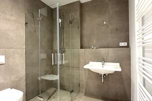 KFW55, exklusive Eigentumswohnung mit Loggia und kleiner Dachterrasse, Fernwärme und Tiefgarage – Die vollständige Adresse der Immobilie erhältst du vom Anbieter., 30163 List, Hannover – Vorschaubild 7
