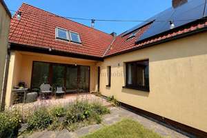 Gemütliche Doppelhaushälfte mit Sonnenterrasse, Garten und Carport – Die vollständige Adresse der Immobilie erhältst du vom Anbieter., 22457 Schnelsen, Hamburg – Vorschaubild 2