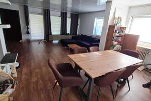 Traum vom großzügigem Wohnen mit Garten: Mehrfamilienhaus mit 4 Garagen, 3 Bädern, Werkstatt+ Sauna – Die vollständige Adresse der Immobilie erhältst du vom Anbieter., 75210 Keltern – Vorschaubild 2