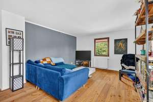 GEORGI: Ruhig, zentral, sonnig - 3-Zimmer-Wohnung mit Balkon in einen 4-Parteien-Haus – Die vollständige Adresse der Immobilie erhältst du vom Anbieter., 81249 Aubing-Süd, München – Vorschaubild 2