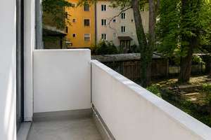Gepflegte 2-Zimmer-Wohnung mit zwei Balkonen, Einbauküche und Duplexgaragenstellplatz – in Isarnähe – Die vollständige Adresse der Immobilie erhältst du vom Anbieter., 81379 Thalkirchen, München – Vorschaubild 4
