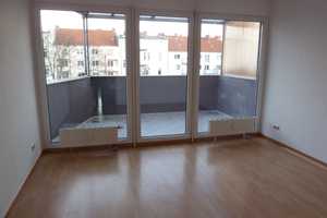 3 Raum-Dachgeschoß-Wohnung mit großem Balkon – Wilhelm Raabe Straße 18, 39108 Magdeburg – Vorschaubild 1