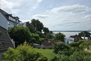 Einzigartiges Einfamilienhaus im Blankeneser Treppenviertel mit Elbblick und Garten – Die vollständige Adresse der Immobilie erhältst du vom Anbieter., 22587 Blankenese, Hamburg – Vorschaubild 1