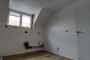 Charmante 2,5-Zimmer Dachgeschosswohnung in Augsburg-Göggingen – Von-Cobres-Straße 12, 86199 Göggingen-Nordwest, Augsburg – Vorschaubild 4