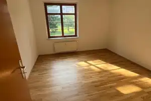 Moderne EBK - Tageslichtbad - im 1.OG - frei ab sofort – Zeißstraße 74, 9131 Chemnitz – Vorschaubild 4