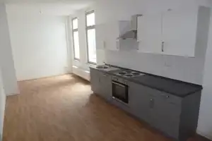 direkt neben der UNI / WG geeignete, großzügige 2 Zi. Wohnung mit Wohnküche / EBK zu vermieten – Kaulenberg 4, 6108 Halle (Saale) – Vorschaubild 1