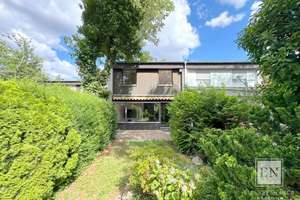 Bestlage trifft Gestaltungsmöglichkeit: Reihenhaus mit XL-Garten
