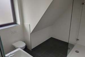 Modernes Wohnen in Augsburg: 2019 Saniertes Dachgeschoss mit moderner Einbaukücke – Die vollständige Adresse der Immobilie erhältst du vom Anbieter., 86163 Hochzoll-Süd, Augsburg – Vorschaubild 9