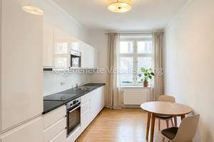 Rohdiamant im Altbau - bezugsfreie 3-Zi-Wohnung mit großem Gestaltungspotenzial