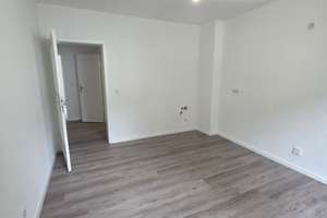 Frisch sanierte zwei Zimmer Wohung mit modernem Badezimmer ! – Alsenstraße 15, 42103 Elberfeld, Wuppertal – Vorschaubild 12