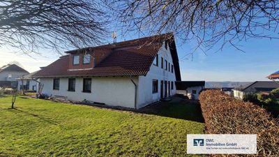 Dachgeschosswohnung in einem Vierfamilienwohnhaus