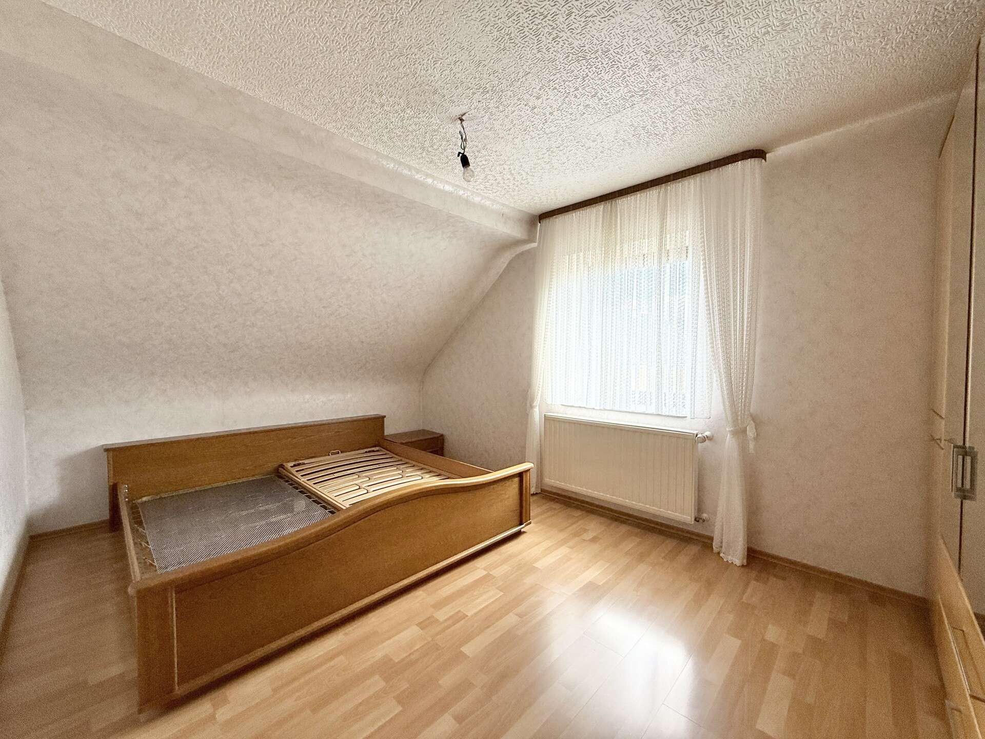 Immobilie in Schmelz - Familienfreundliches Einfamilienhaus auf zwei Etagen in ruhiger Lage von Hüttersdorf - Bild 9