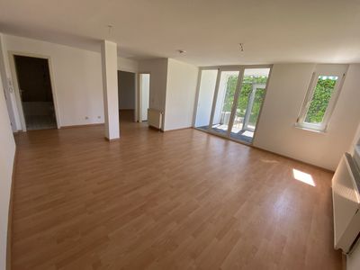 2 Zimmer Wohnung mit Wintergarten und großzügiger Terrasse