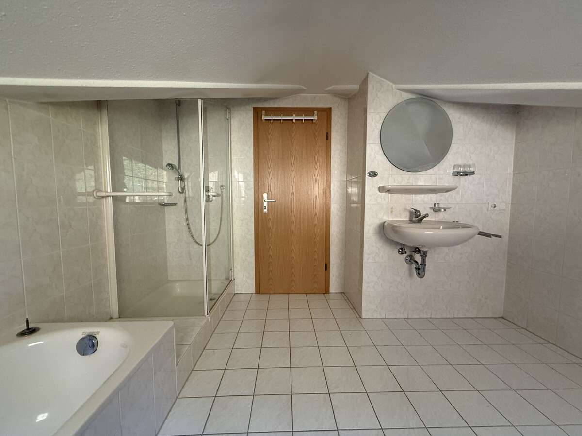 Immobilie in Fichtenberg - DOPPELHAUSHÄLFTE MIT EINLIEGERWOHNUNG IN FICHTENBERG - Bild 8