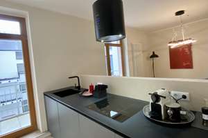 saniert & cosy möbliert,  1,5 Zi + Balkon  K-Bayenthal