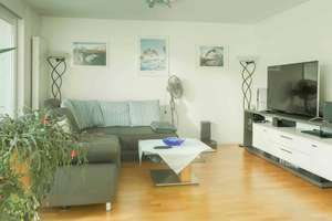 Haus im Haus: Attraktive 3-Zimmer Terrassenwohnung mit Garage, Stellplatz und großer Terrasse – Die vollständige Adresse der Immobilie erhältst du vom Anbieter., 70195 Botnang-Ost, Stuttgart – Vorschaubild 2