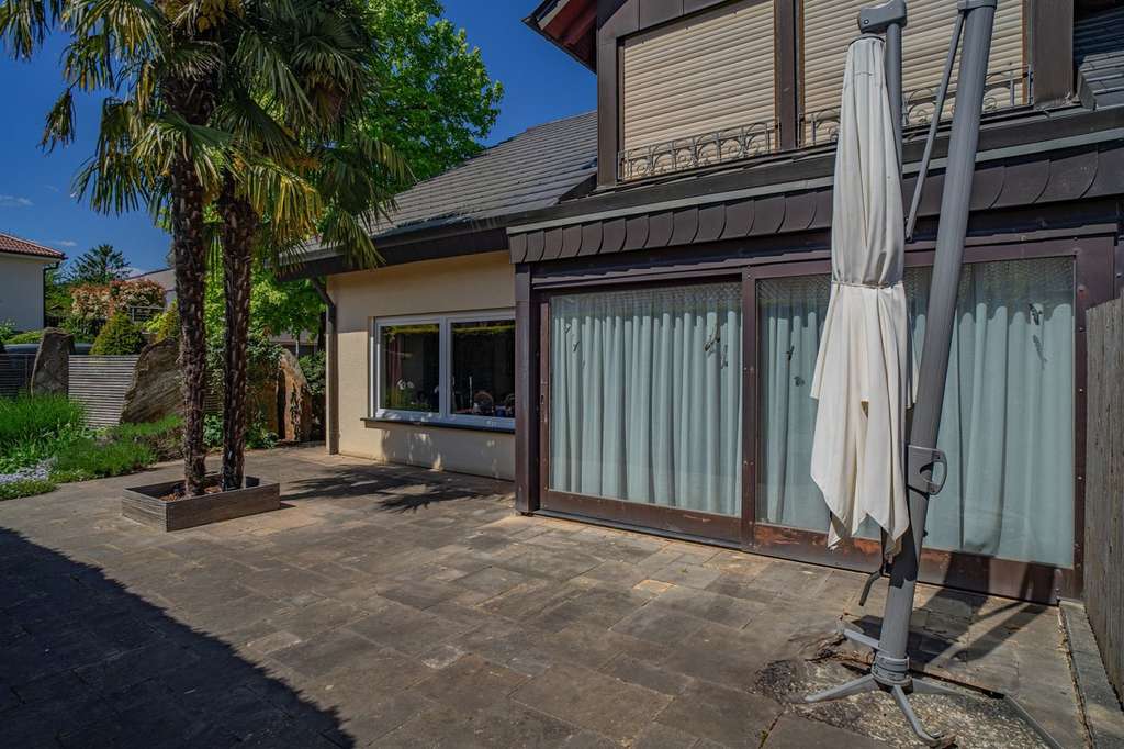 Immobilie in Sulzfeld - Attraktives Wohnambiente mit Ausblick und großzügigen Außenbereichen - Bild 4